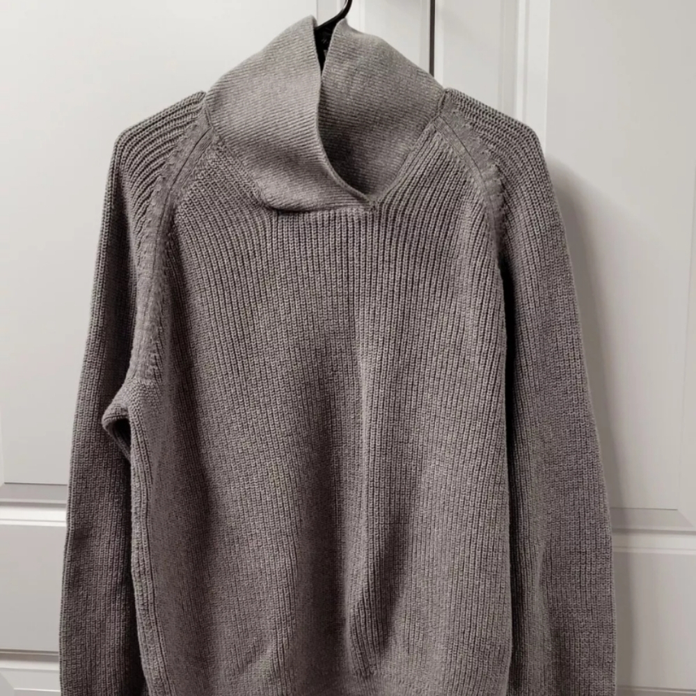 Gap Men's Sweater Size: Medium Pullover